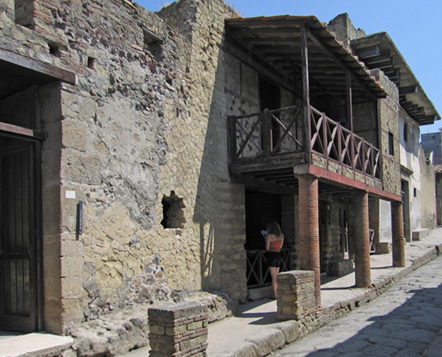 House with balcony and tabernae in Ercolano, Naples