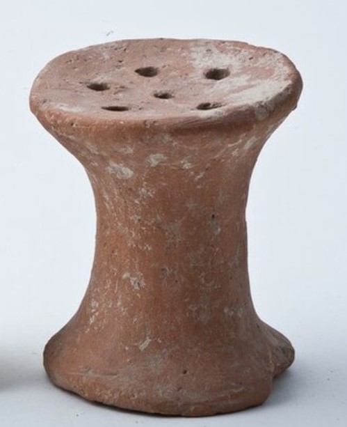 Roman-era acerra, Civic Archaeological Museum, Padria (Sassari), Italy. Over time, its design evolved into cylindrical forms (<i>pissides</i> or <i>thymiateria</i>) used in churches.